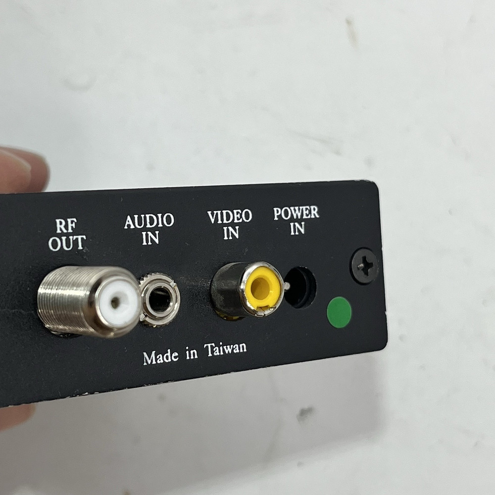 Holland Electronic HMM-10 Micro Modulator RF Agile Cable Antenna A/V Untested