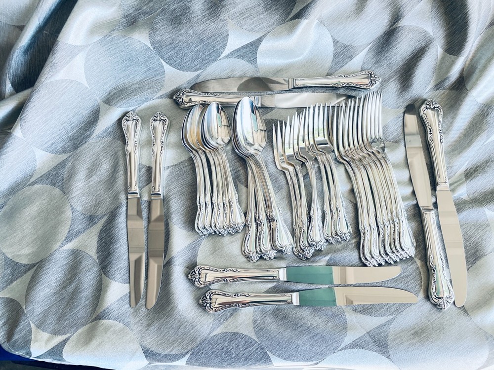 Oneida Wm A Rogers CHALICE / HARMONY Silverplate Flatware Service for 4 (2 av)