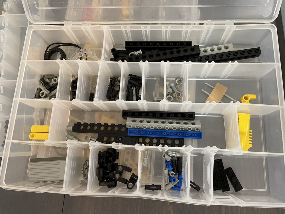 Vintage LEGO Robotics Pieces Assemblage/Variety/4 Boxes