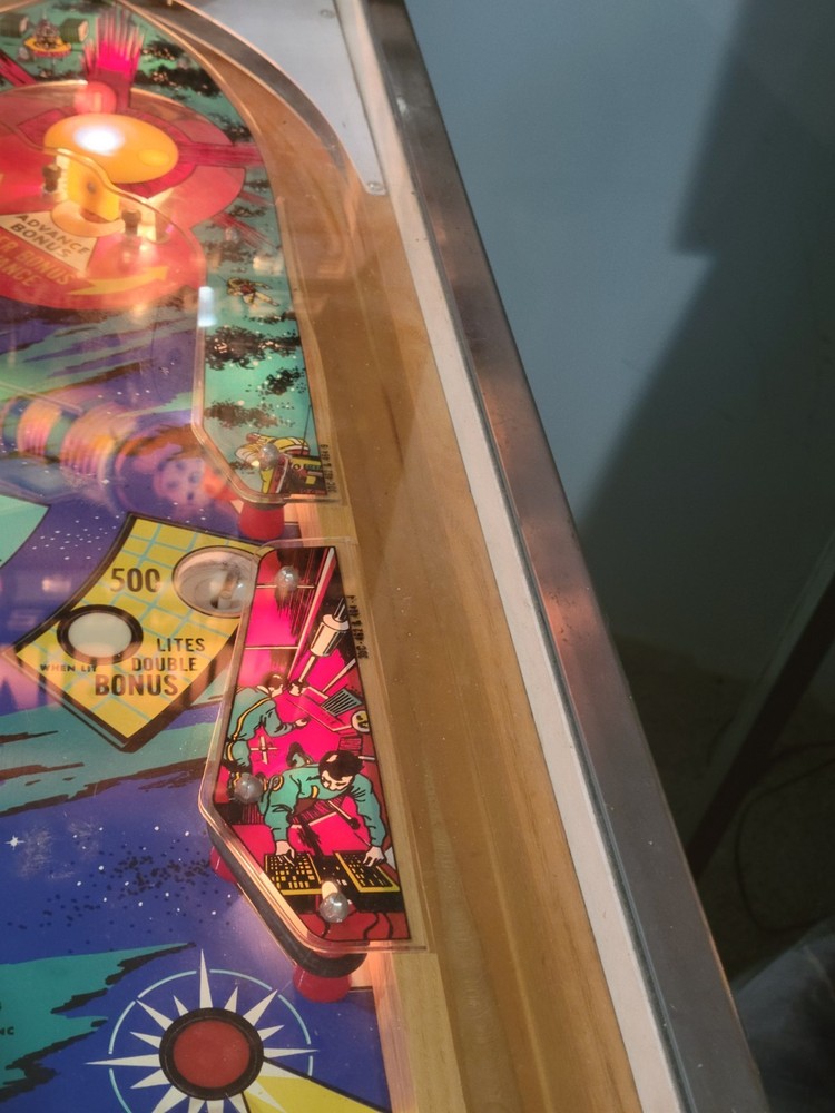 Space Mission Pinball Machine In Excellent Condition