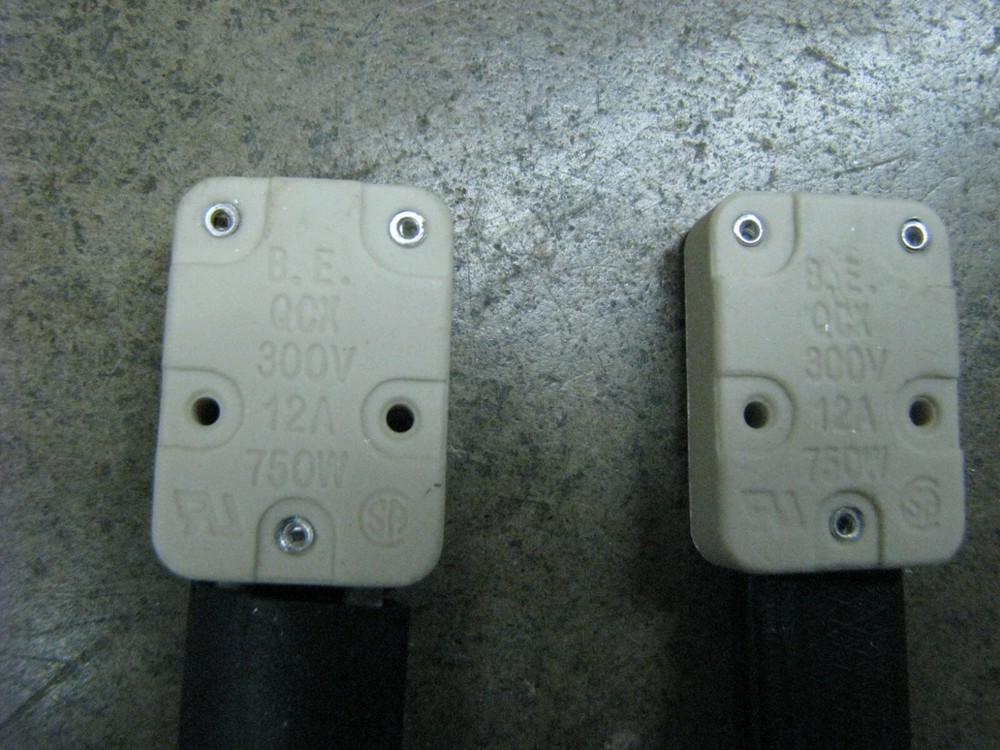 Dolan-Jenner DC950 PL Series Quick Disconnect Lamp Socket