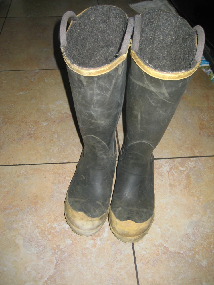 RANGER FIREWALKER  BOOTS SIZE 7 MEDIUM. STEEL TOE.