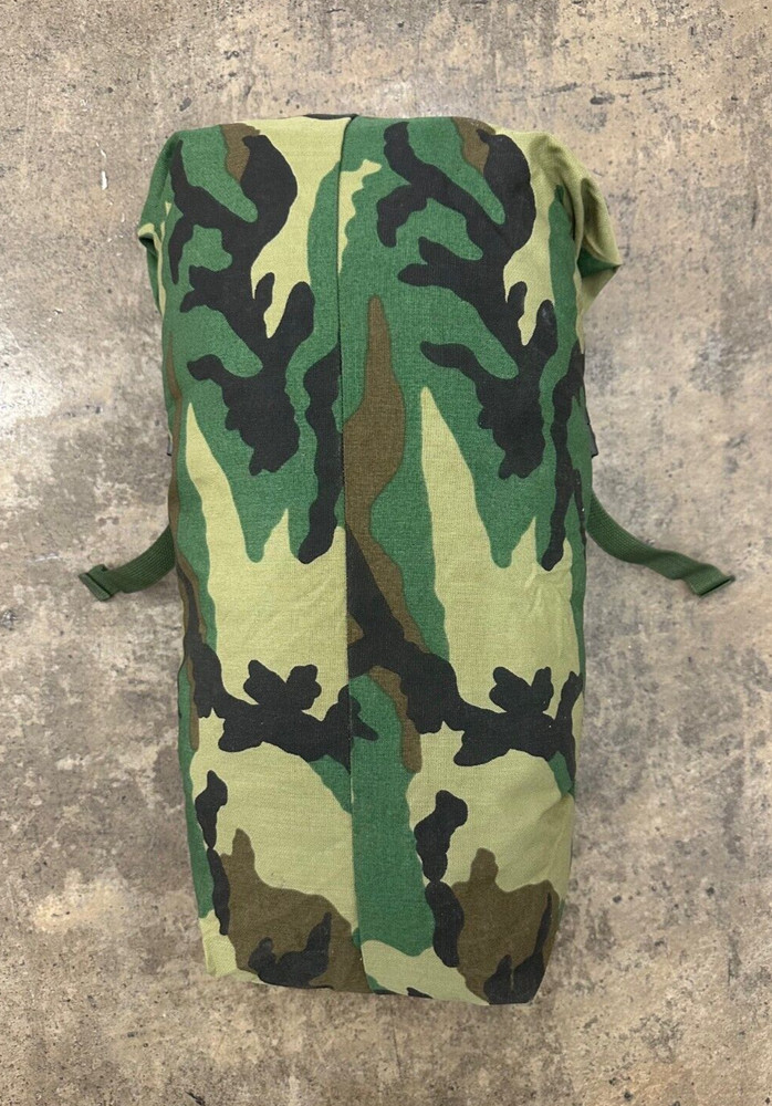 ( 1 ) NOS Woodland Compression Stuff Sack, US Military, V-42