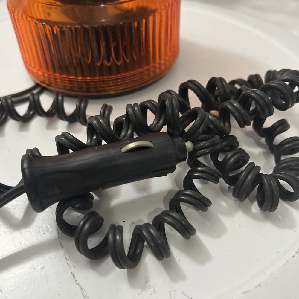 Rotating Beacon Light, Yellow Globe, 12 Volt, Lighter Plug & Cord, Magnet Base.