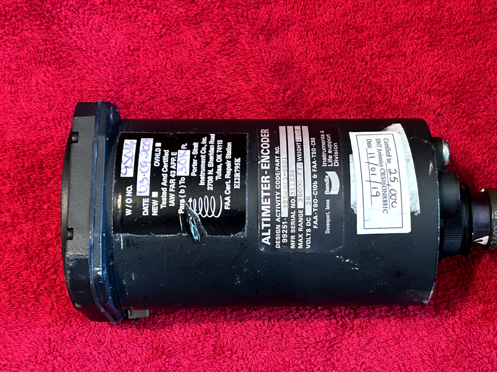 BENDIX ENCODING ALTIMETER P/N 99251-3252013-0601 WITH CONNECTOR