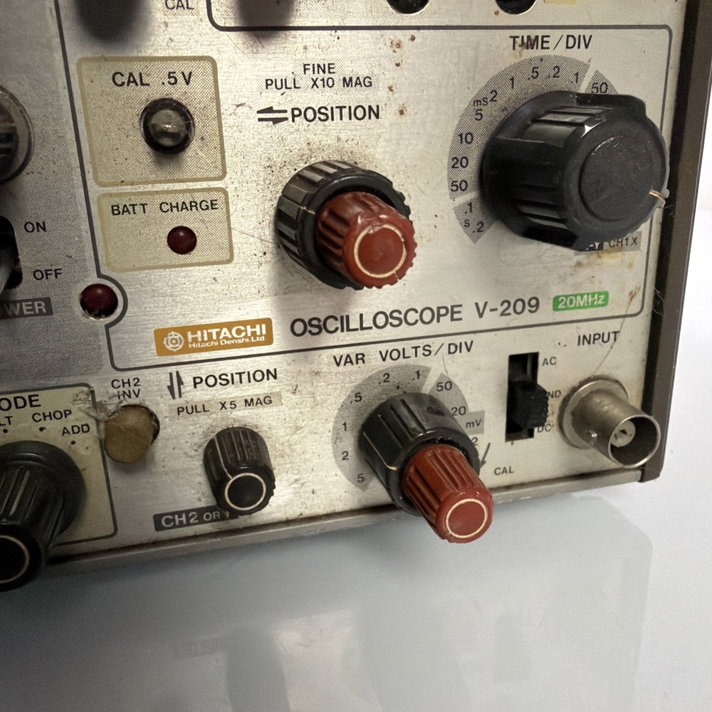 Hitachi Oscilloscope V-209 - Power tested only