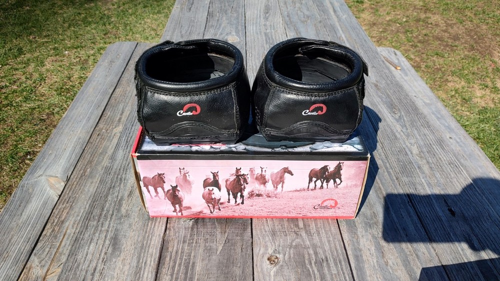 Cavallo Simple Boots Pair- Size 5
