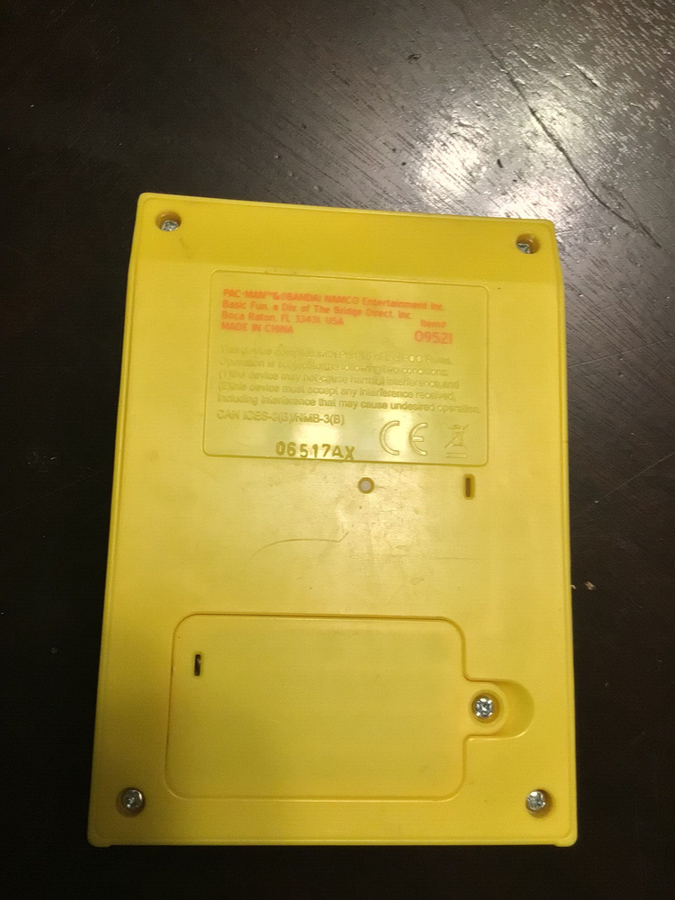 Pac-Man Handheld Retro Mini Arcade - Bandai Namco