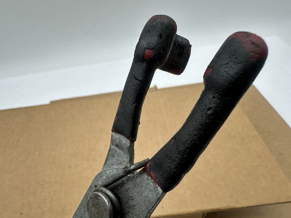 Blue Point Tools YA824 STR Spark Plug Boot Pliers USA Pre Owned