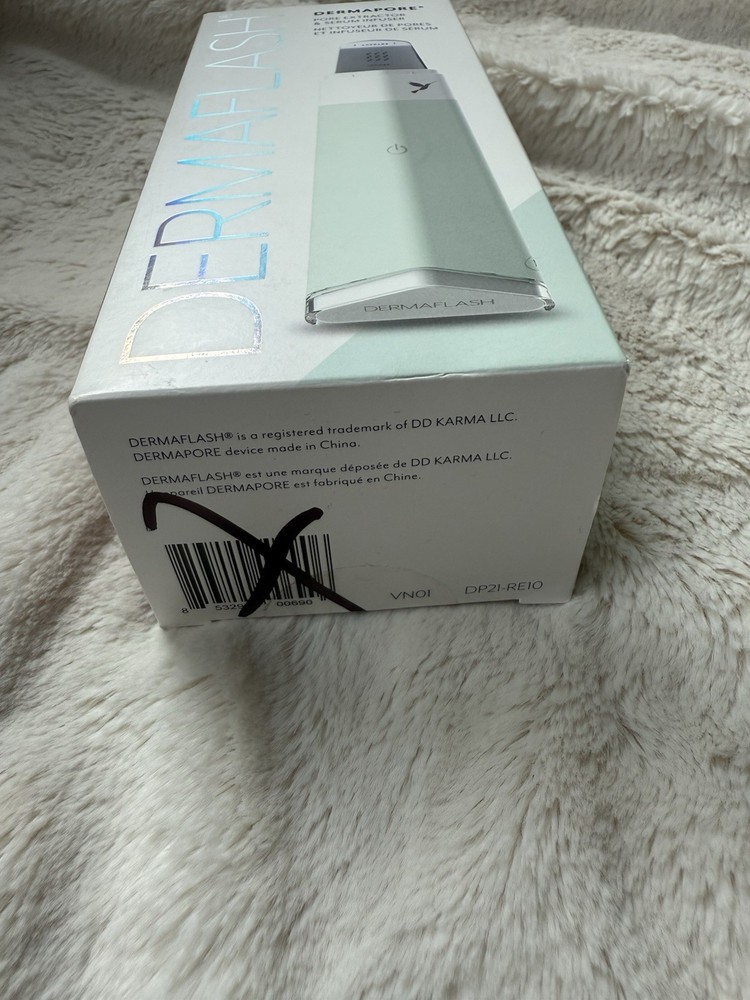 NEW DERMAFLASH DermaPore Ultrasonic Pore Extractor Seafoam