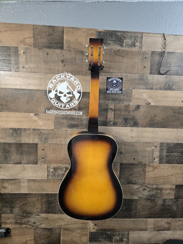 Morgan Monroe Resonator Square Neck.