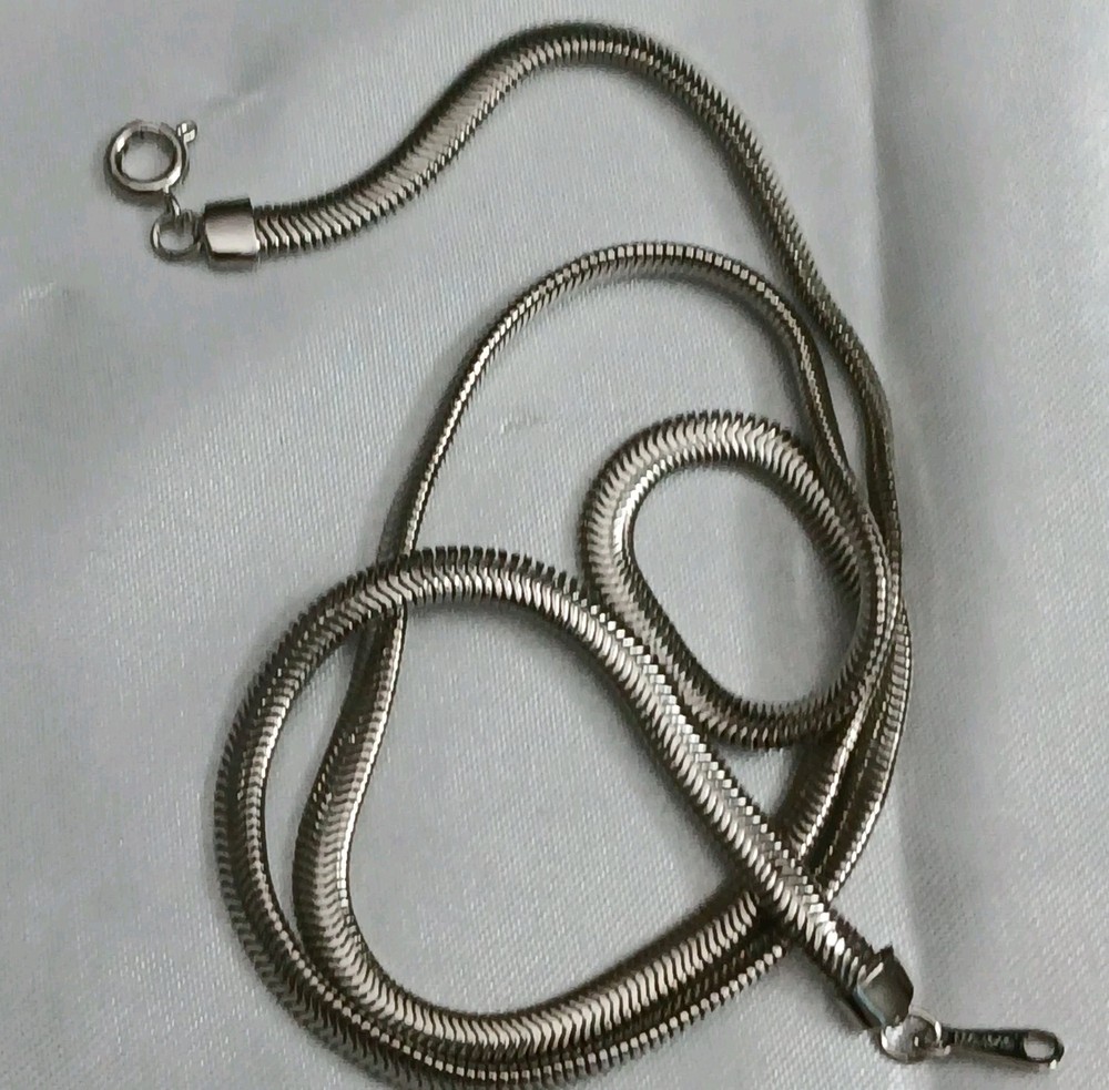 Avon Herringbone Necklace Silvertone Vintage