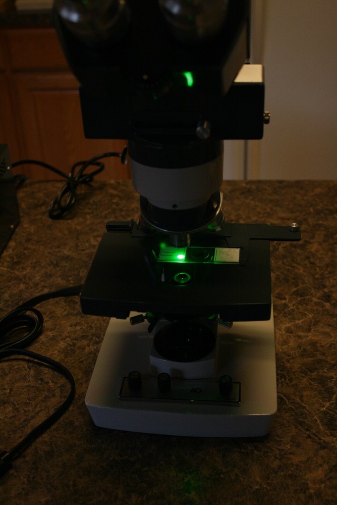 *Sale* AO Microstar 110 FLUORESCENCE / Brightfield Microscope, Refurbished.