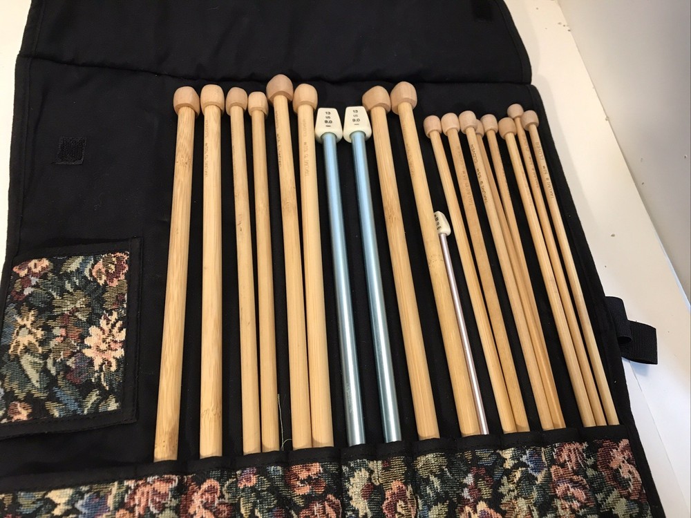 Clover Knitting Needles In Fabric Case