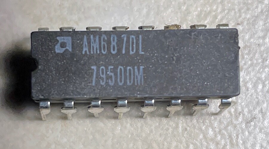 AMD AM687DL Dual Voltage Comparator - NOS