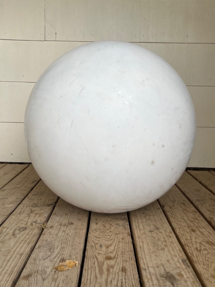 KVH 24" white Dome USED