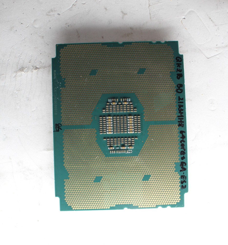 Intel Confidential 1.30GHz Server CPU P/N: QKZD