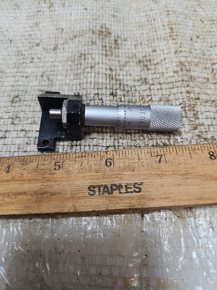 Daedal LINEAR POSITIONER STAGE Starrett Micrometer .5" RANGE