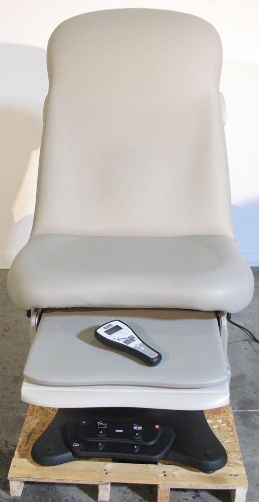 Midmark 625-004 Barrier Free Exam Table, Wireless Footswitch & Hand Control 2014