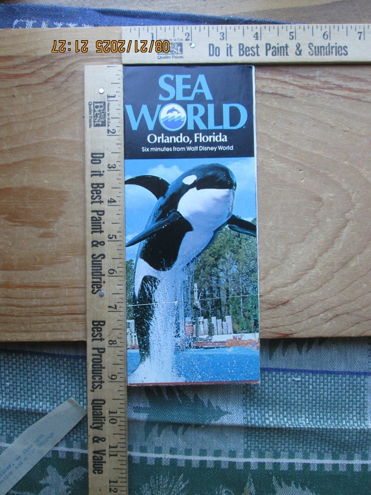 Seaworld orlando FL brochure