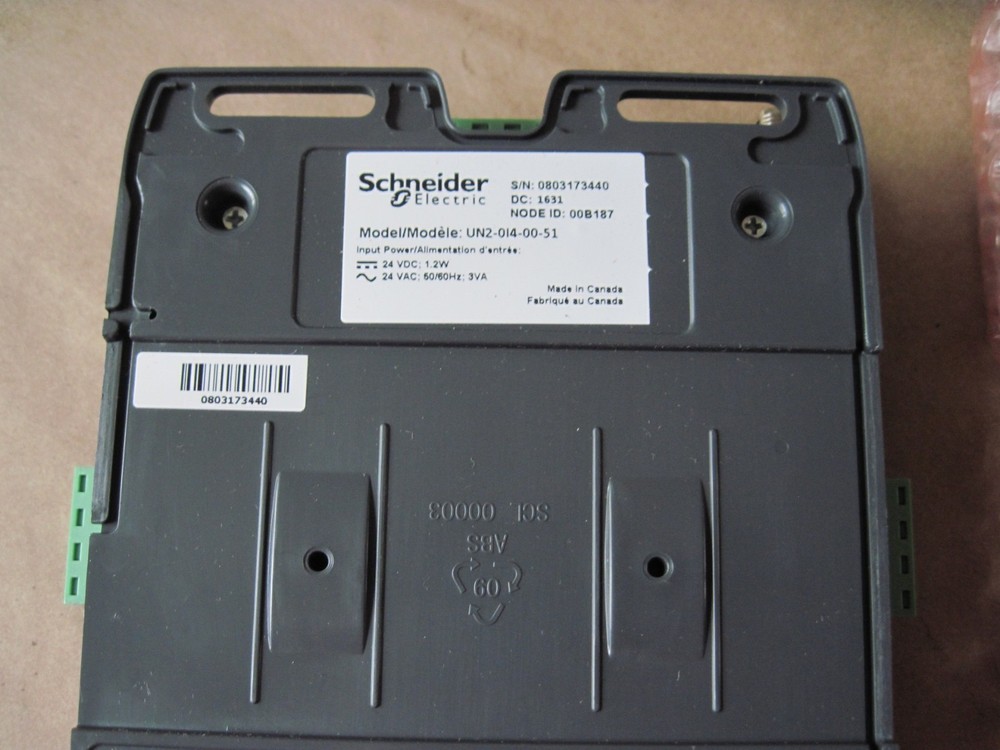 Schneider UN2-0I4-00-51 Universal Network Controller ZigBee & Modbus 6UI 4AO 2DO