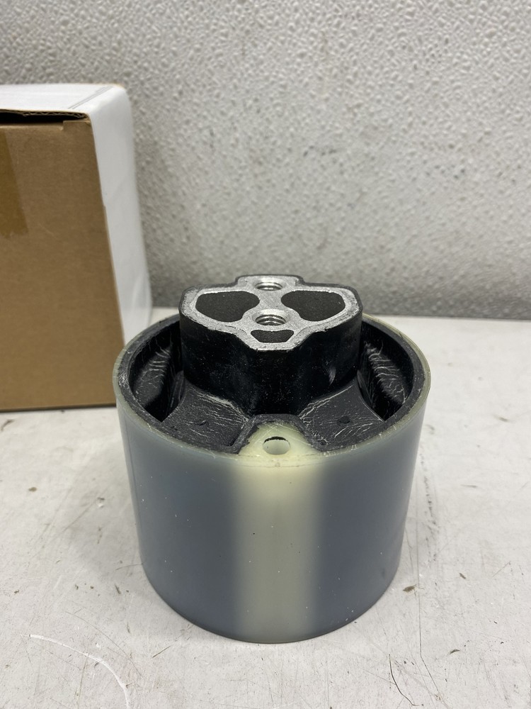Volkswagen Trans Mount 7L0-399-249-B