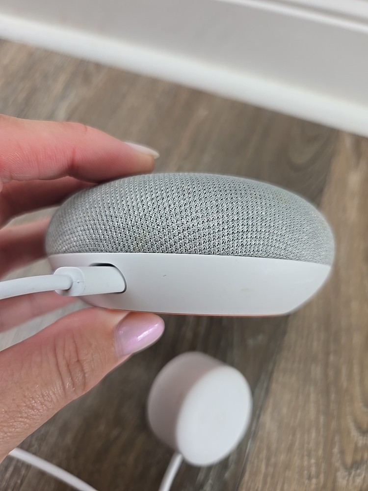 Google Home Mini Smart Speaker with Google Assistant + CABLE - White Model H0A