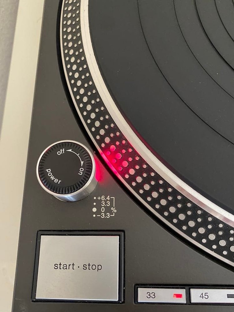 Technics SL-1200MK5 Direct Drive Turntable Excellent Working