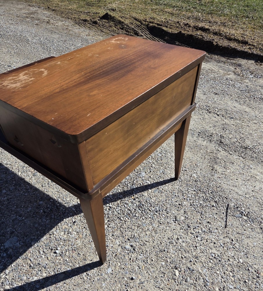 One Mid-century Mersman ( 1950s-1970s ) step-up side table solid wood.
