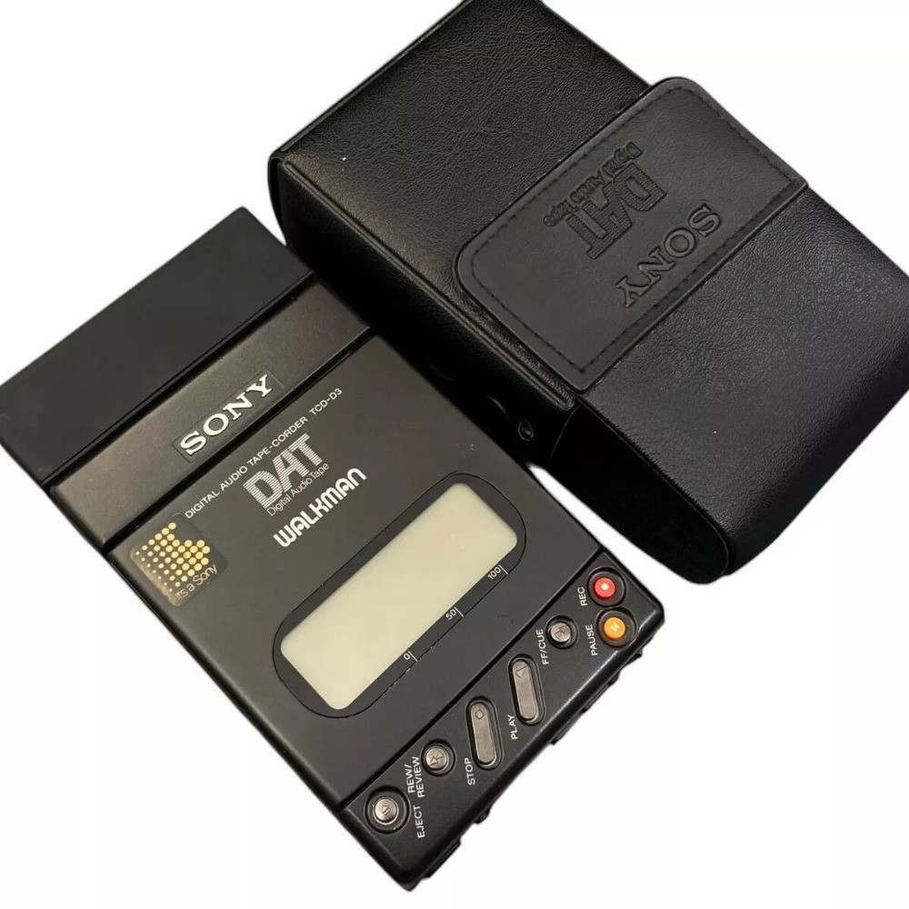 TCD-D3 （DAT ）Black USBC Rechargeable Battery Case Attachment for SONY