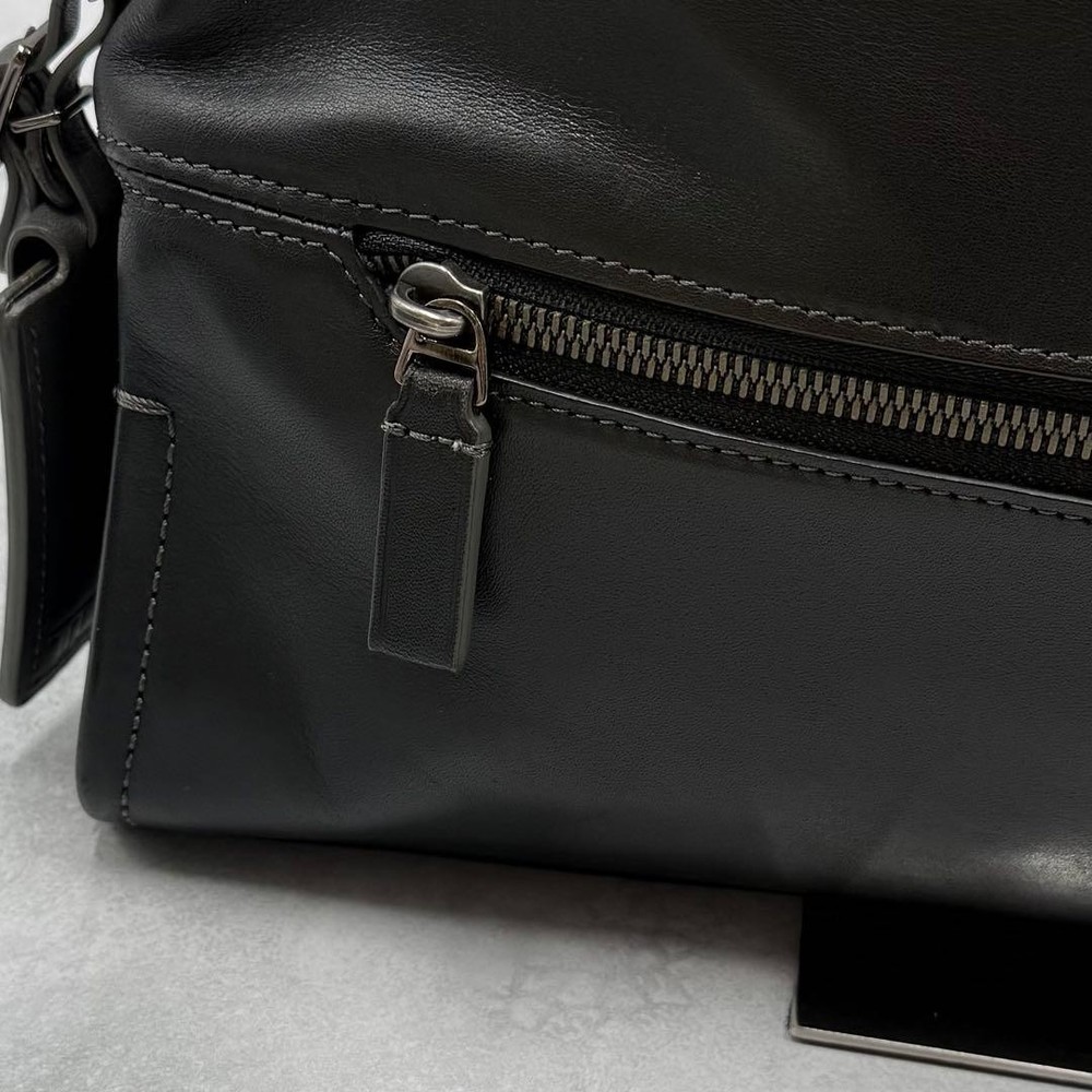 TUMI Harrison Leather Briefcase 2-Way Black **Used**