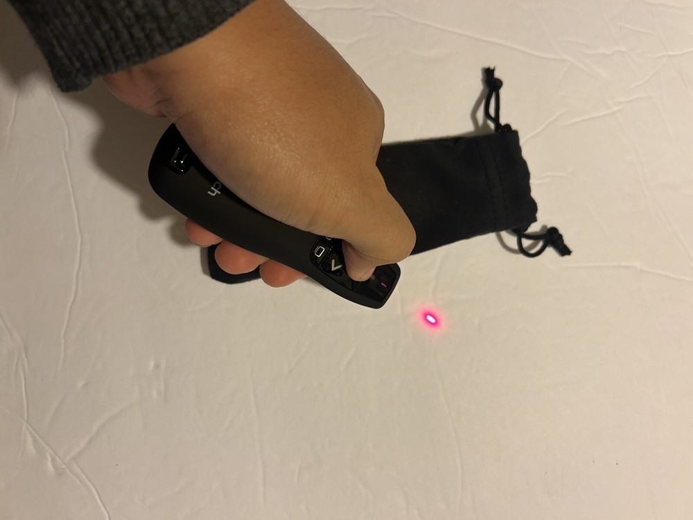 Logitech R400 LASER PRESENTATION REMOTE (read Description)