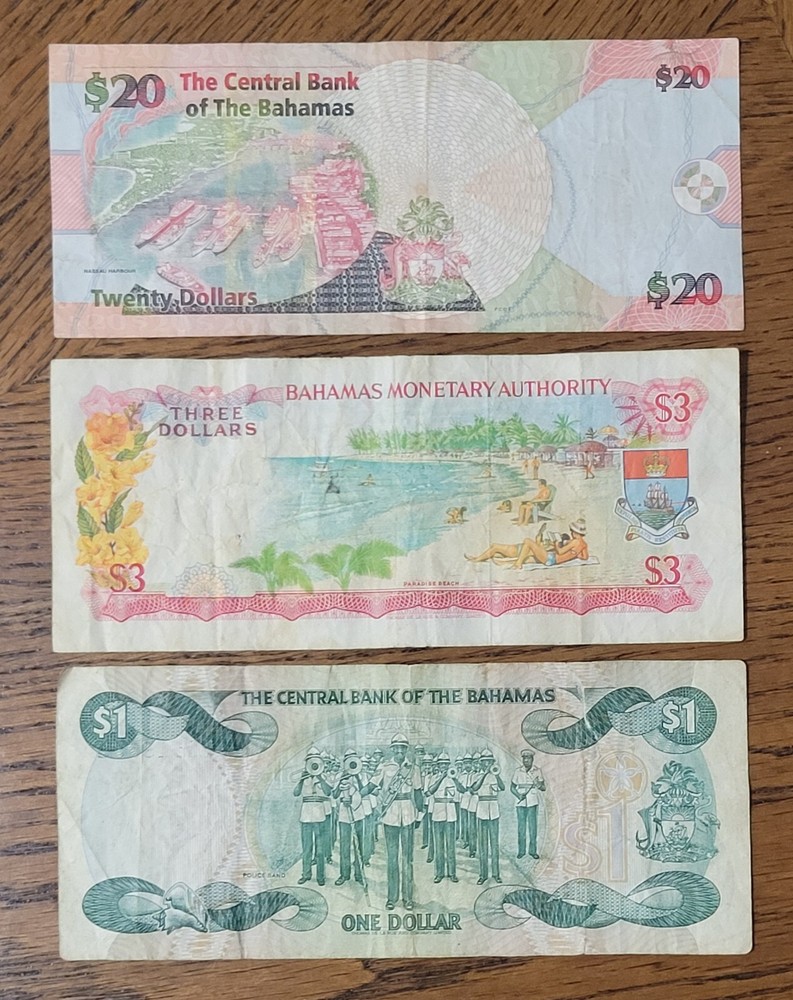 World Banknote lot from Bahamas.