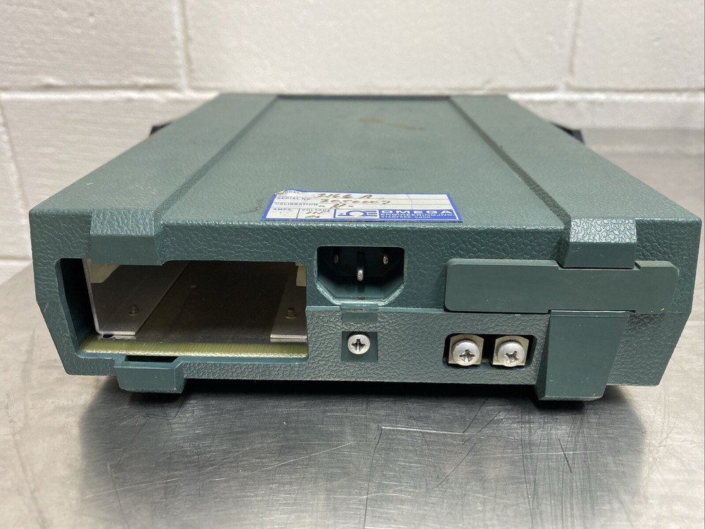 OMEGA 2166A Digital Thermometer