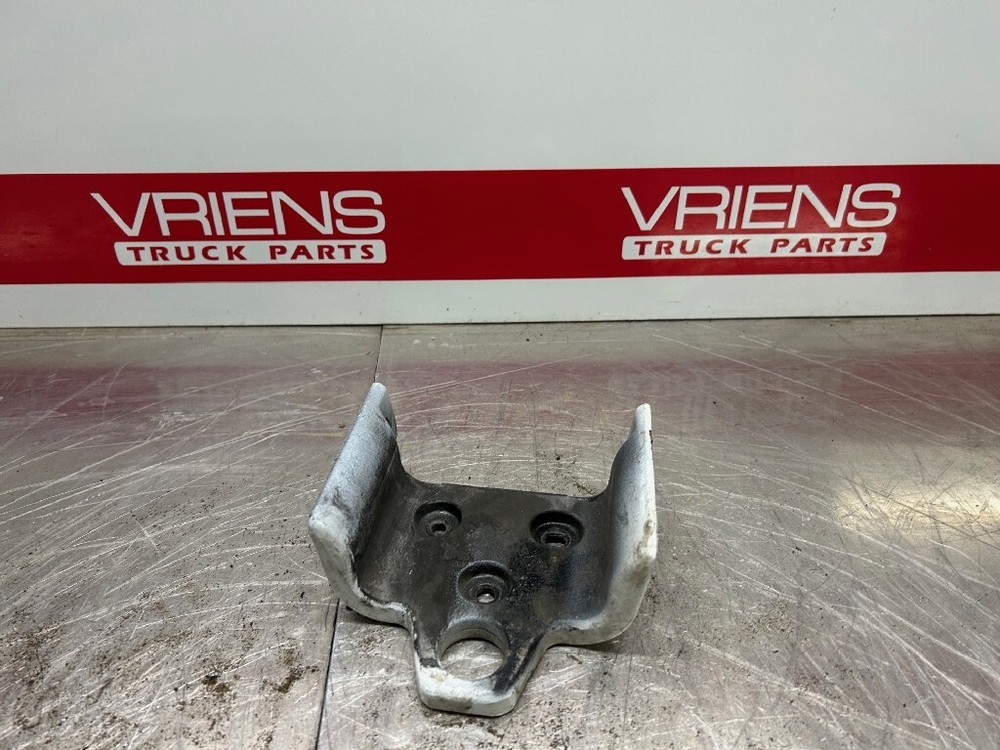 PACCAR KENWORTH PETERBILT L67-6018 SUPPORT-HOOD GUIDE