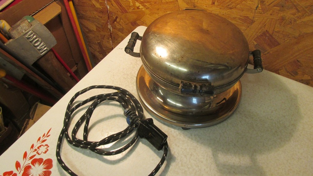 Super Lectric No. 601 Waffle Iron Baker