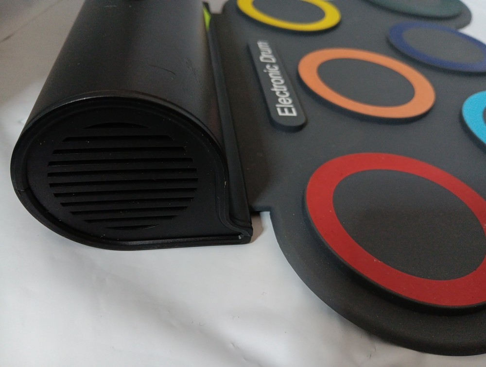 Electronic Drum Set With Speaker