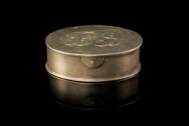 VINTAGE LEONORE DOSKOW ING. STERLING MONOGRAM SNUFF BOX BR