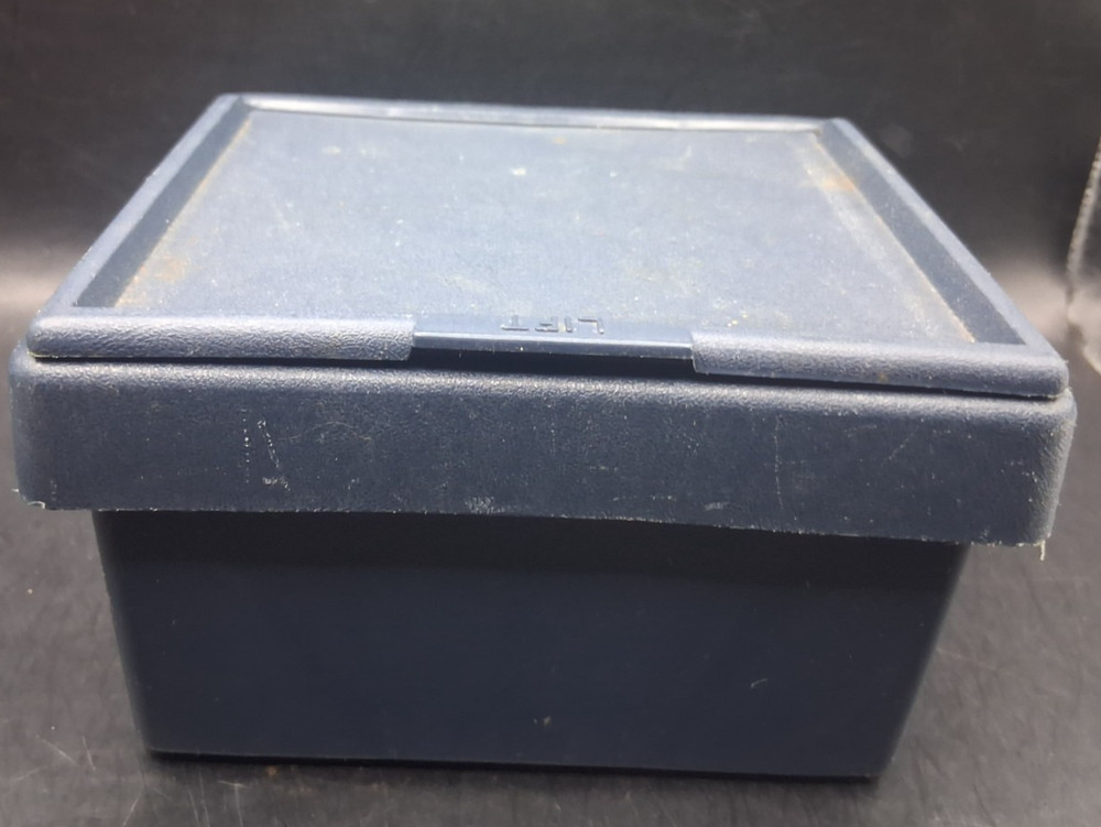 Rubber Queen Floppy Disk Container #5128 Blue 5x6" 6 Slots