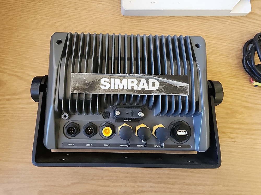 Simrad NSE8 8" FishFinder Radar GPS Chartplotter Multifunction Display