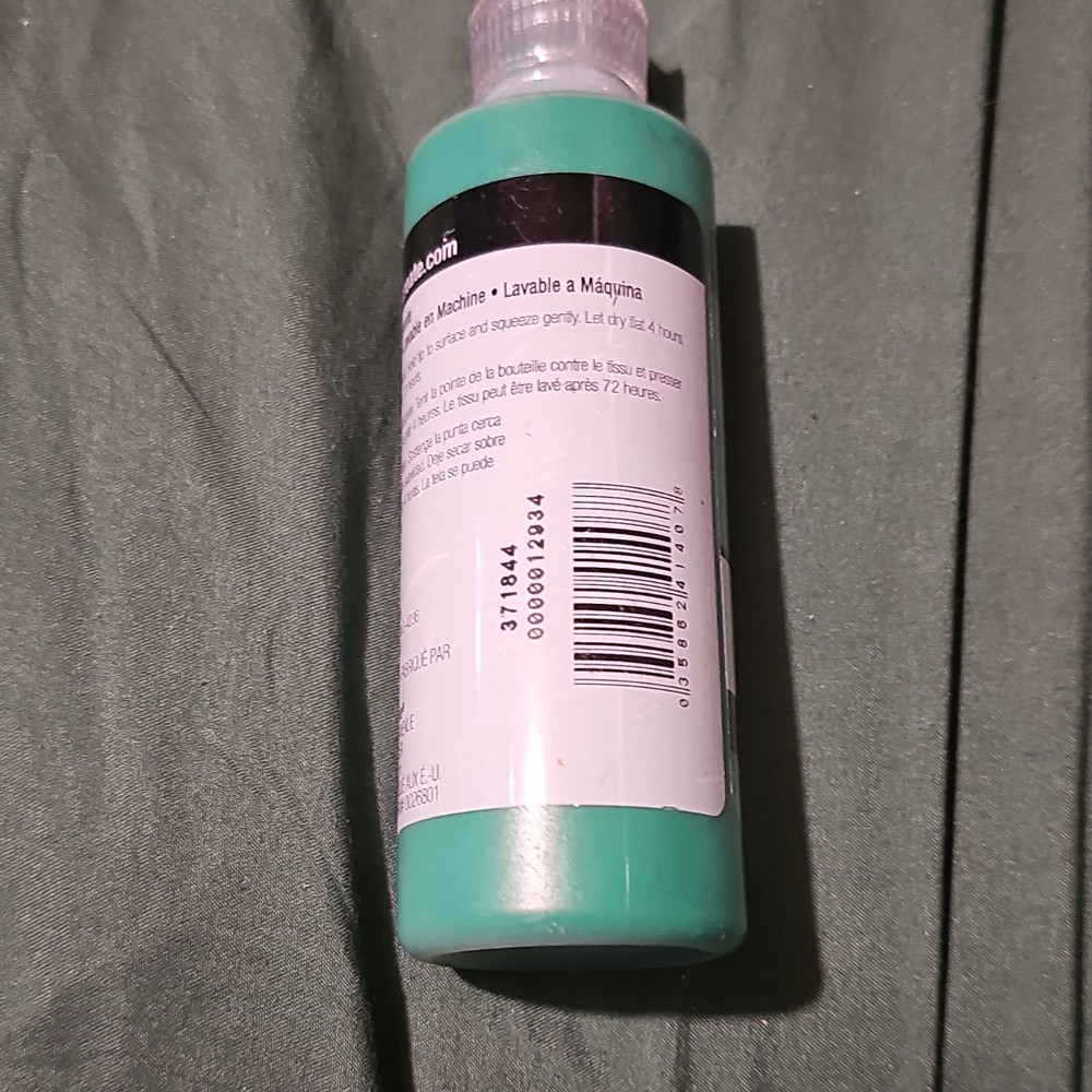 Tulip Slick Dimensional Fabric Paint Leaf Green 4oz Permanent Machine Washable