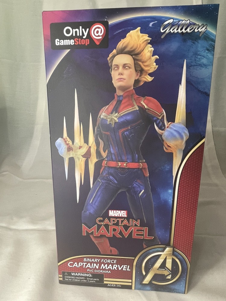 Diamond Select Gallery Binary Force Captain Marvel PVC Diorama Game Stop
