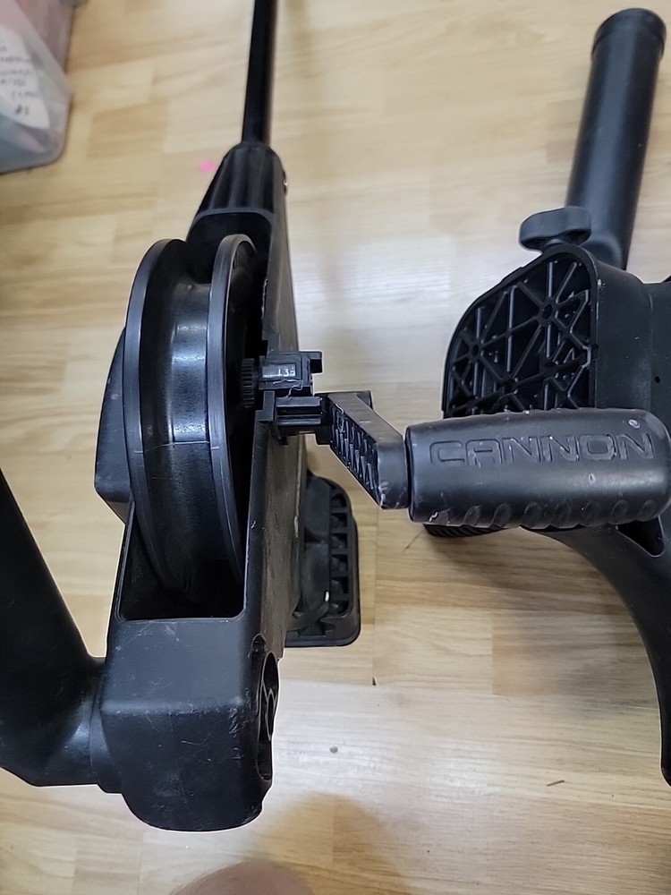 2 Cannon Uni-Troll 5 ST Manual Downrigger Trolling Kit