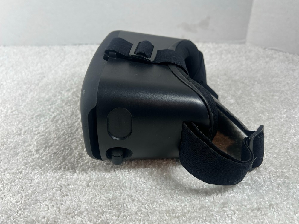 Tzumi Dream Vision - Virtual Reality Headset with Bluetooth