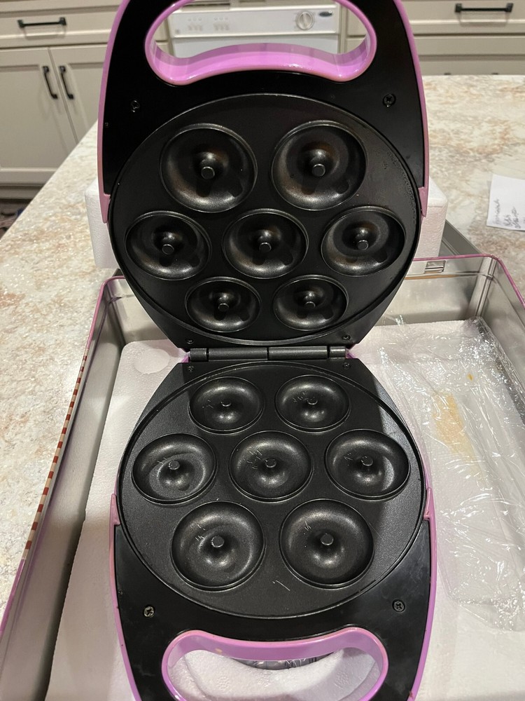 Bella Mini Donut Maker ONLY USED ONCE
