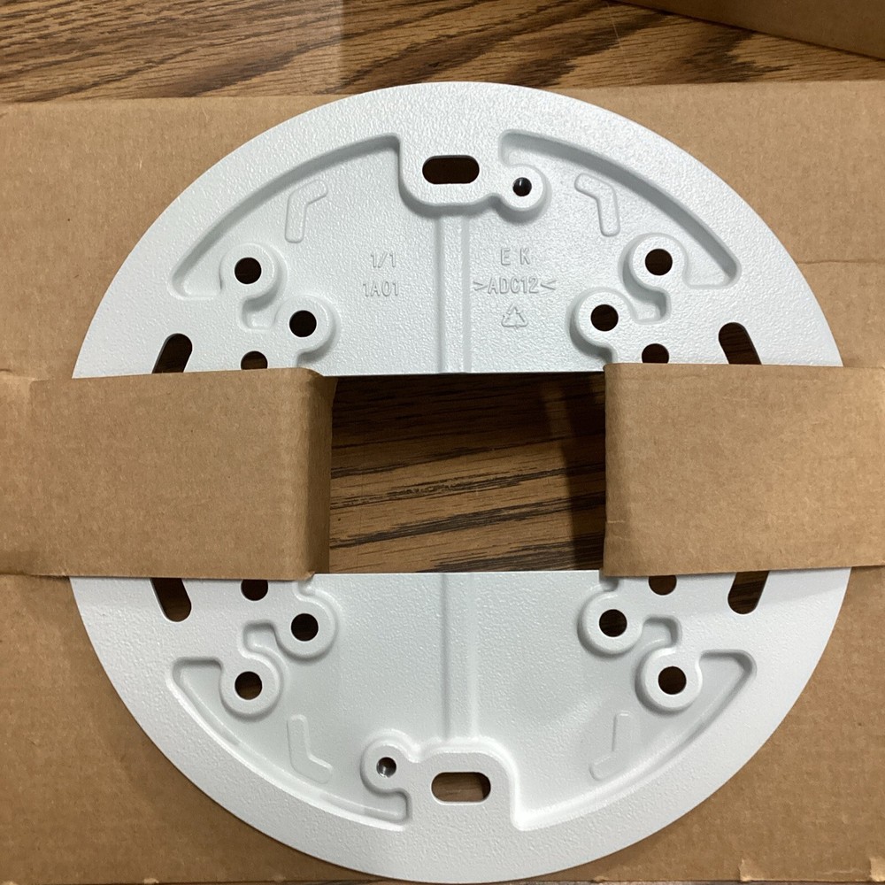 AXIS P3343 ACC Mounting Bracket P/N: 5502-401 (MISSING INSTRUCTIONS) 🟠