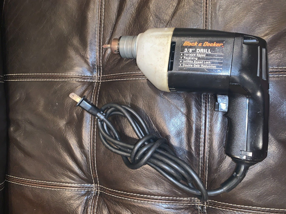 Black & Decker 3/8'' Drill Variable Speed Reversing Infinte Speed Lock