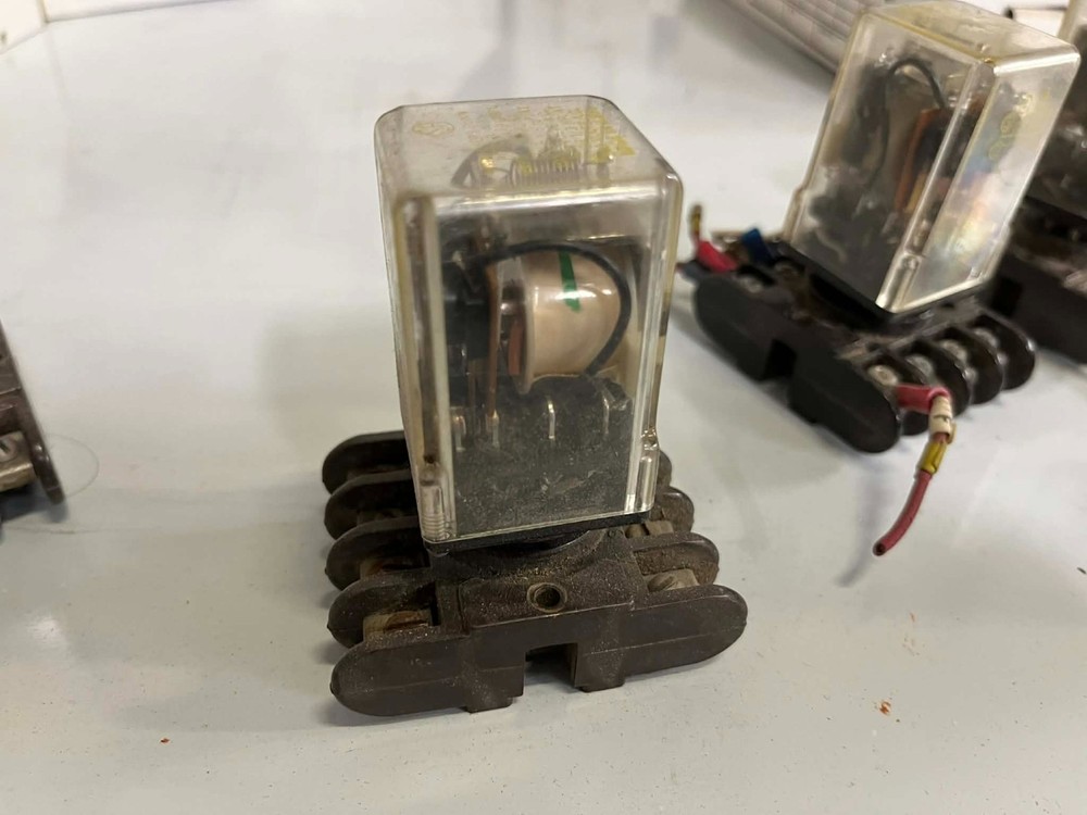 Ghostbusters Ghost trap relays