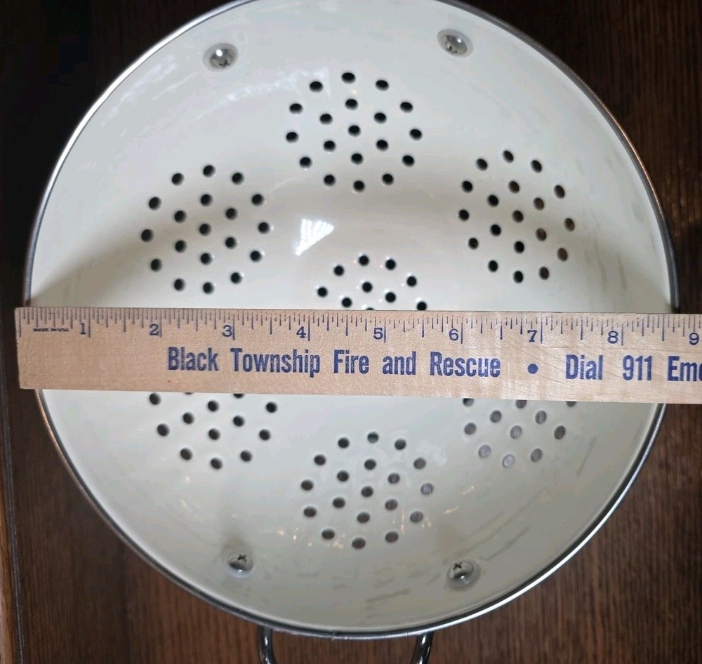 Spode Christmas Tree 3 Quart Metal Colander Enamel Strainer 9 In Diameter