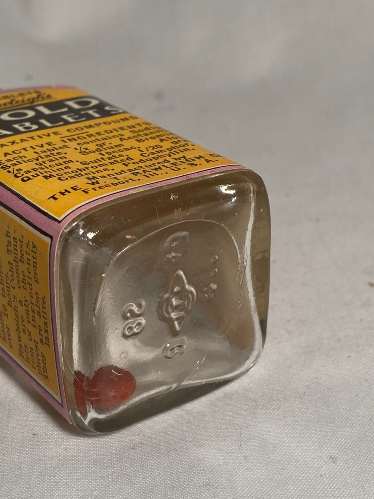 c1940s EMPTY Rawleigh's Cold Tablets W. T. Rawleigh Freeport ILL Medicine Bottle